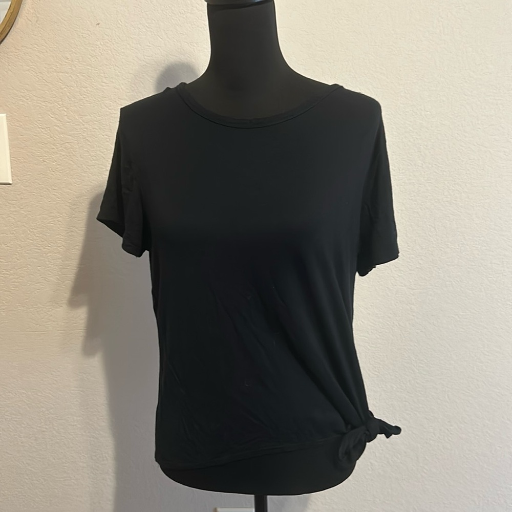 Women’s black side tie top